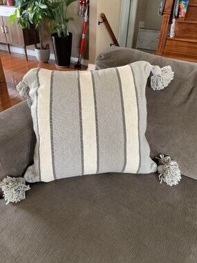NEW Set Of 2 cotton Pillow Cover with tassels